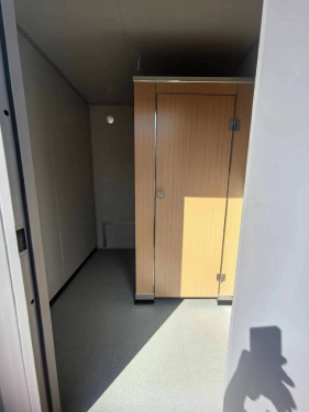 トイレコンテナ内観